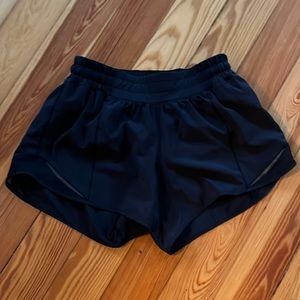lululemon Hotty Hot Low-Rise Lined Short 4"